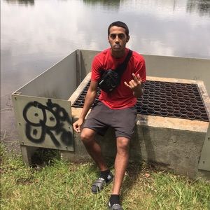 Meet your Posher, Efrain